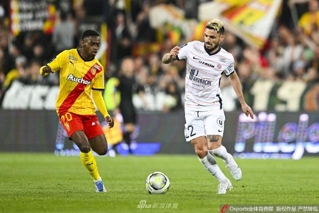 王楚钦背后 王楚钦背后