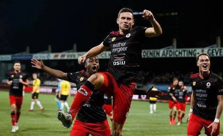 进入32强 进入32强